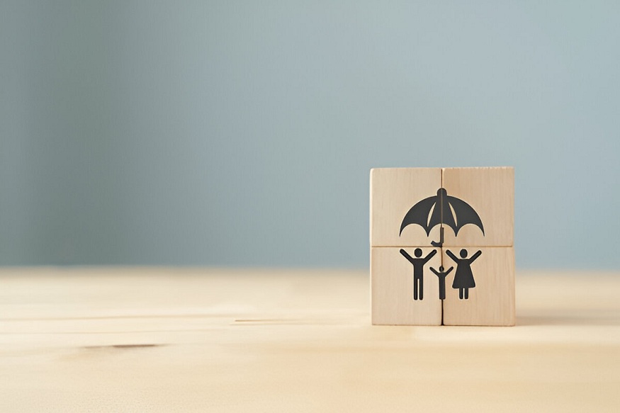 Online vs Offline Term Insurance: Pros and Cons of Each Channel