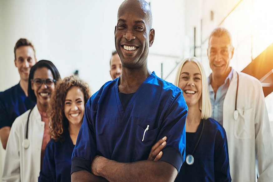 Comparing Staffing Models for Healthcare IT Transformation Programs